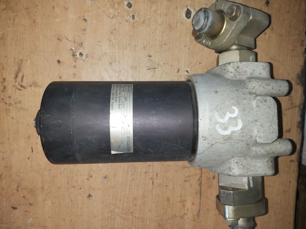 Obudowa filtra oleju hydraulicznego Komatsu - części