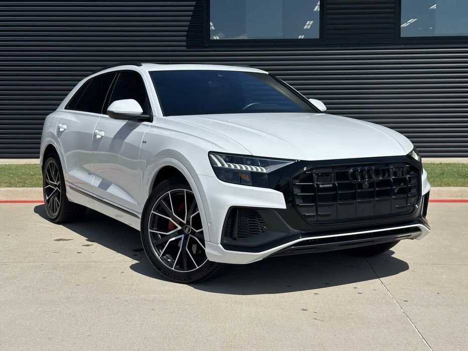 Audi Q8      2022
