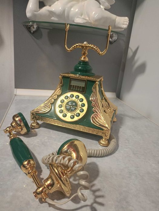 Ретро телефон антикварный