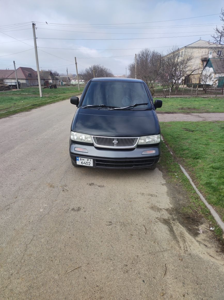 Продам бус нісан ванете ( ларго)