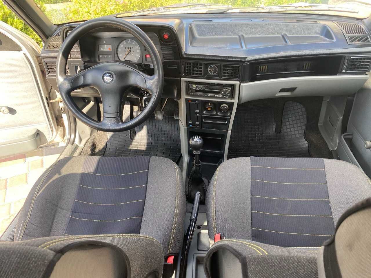 Opel Kadett E 1.3
