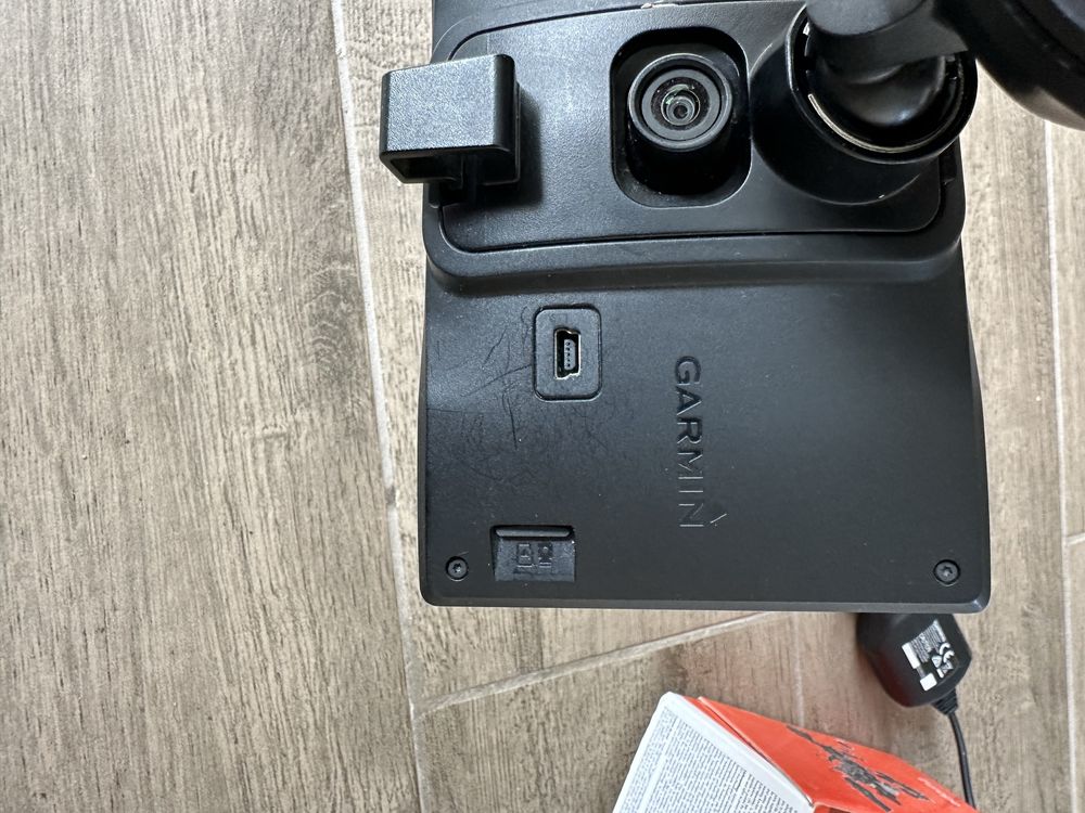 Garmin DriveAssist 59