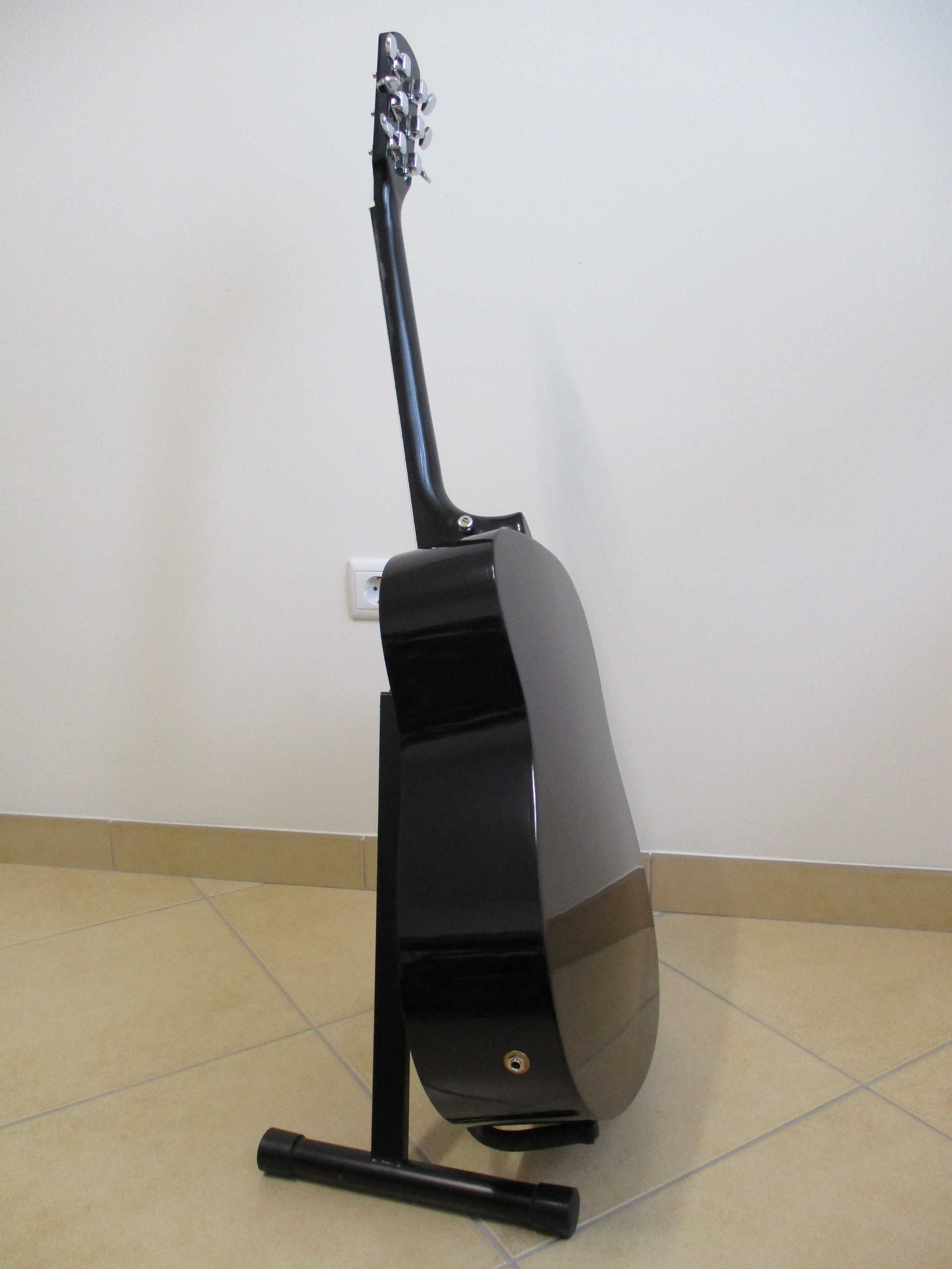 Guitarra eletroacústica com pouco uso  (pode ligar-se a amplificador)