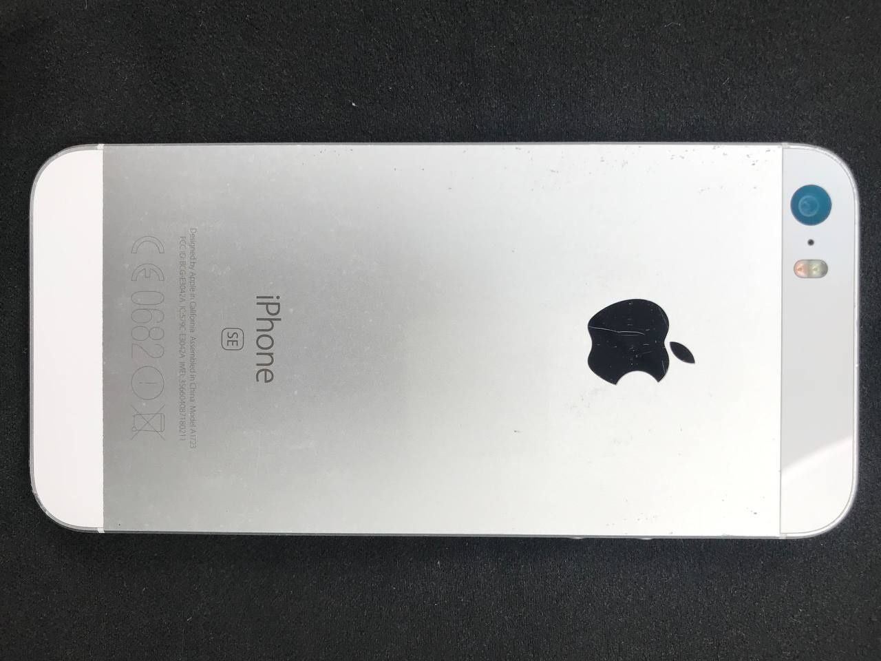 Телефон Iphone se 2016 32