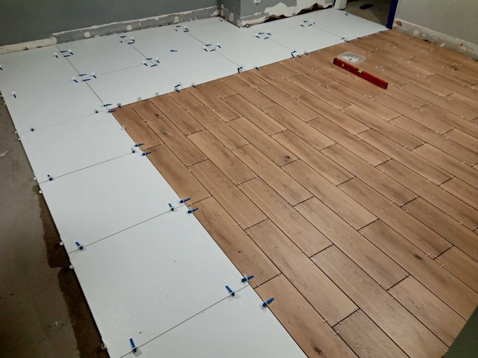 Remonty mieszkań układanie płytek