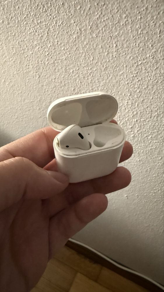 Air Pods 2gen lightening (caixa e lado esquerdo)