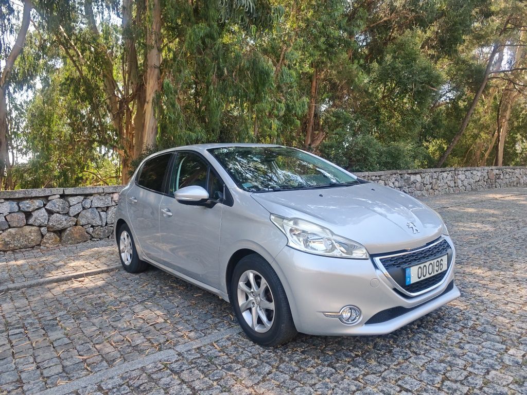 Peugeot 208 1.2 gasolina 81km nacional troco