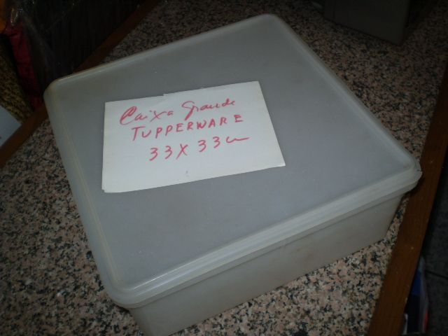 2786 - Caixa grande Tupperware 33cm X 33cm