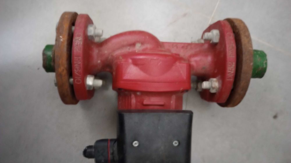 Pompa obiegowa GRUNDFOS' UPS 32-100 F 220