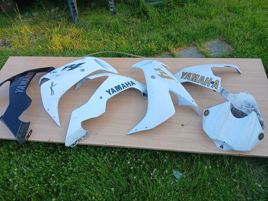 Yamaha rn12 r1 owiewka boczek nakladka nasadka