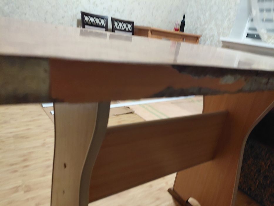 Стіл кухоний стіл.