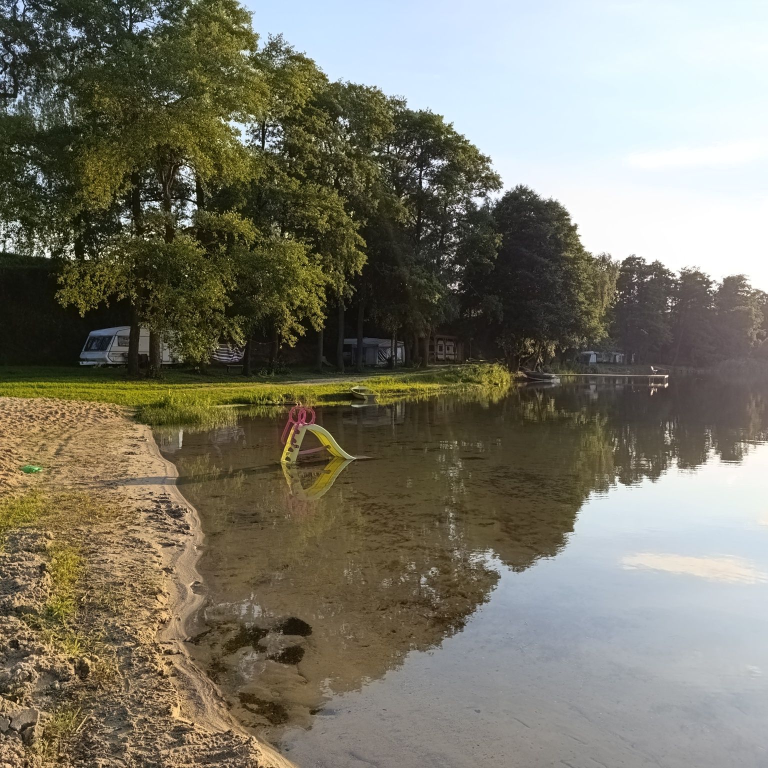 Wynajem/pole kempingowe i namiotowe/plaża/działka nad Jeziorem Lubotyń
