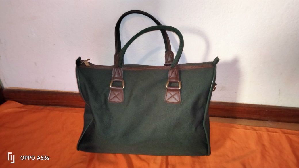 Saco em tecido verde 3.00 euros