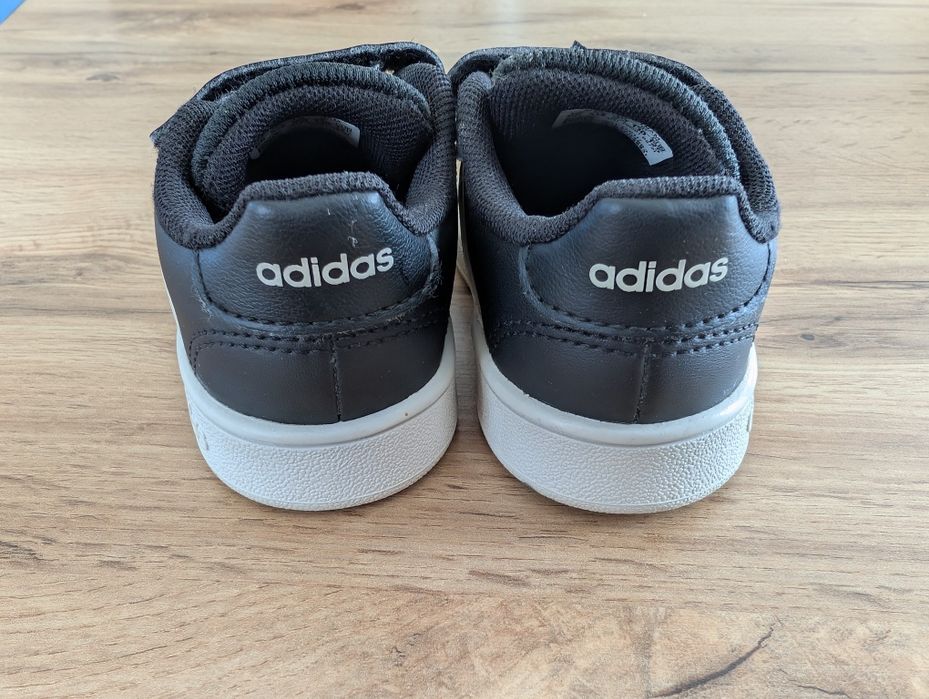 Adidas  Grand Court dziecięce r22