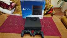 PS4 jak nowa – prawie nieużywana! 2 pady + opcjonalne gry z rabatem