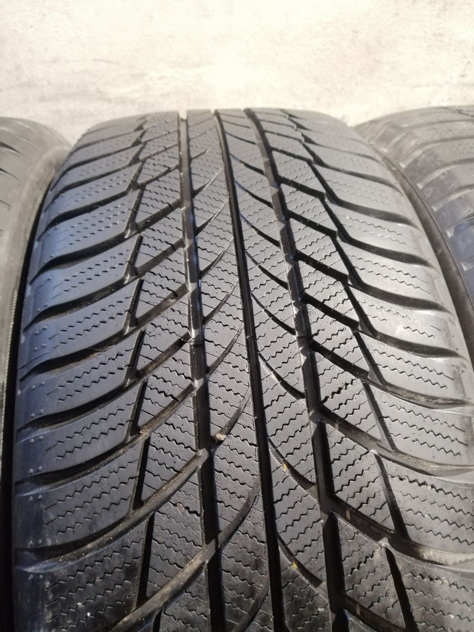 215/55R17 94V Bridgestone Blizzak LM-001  AO