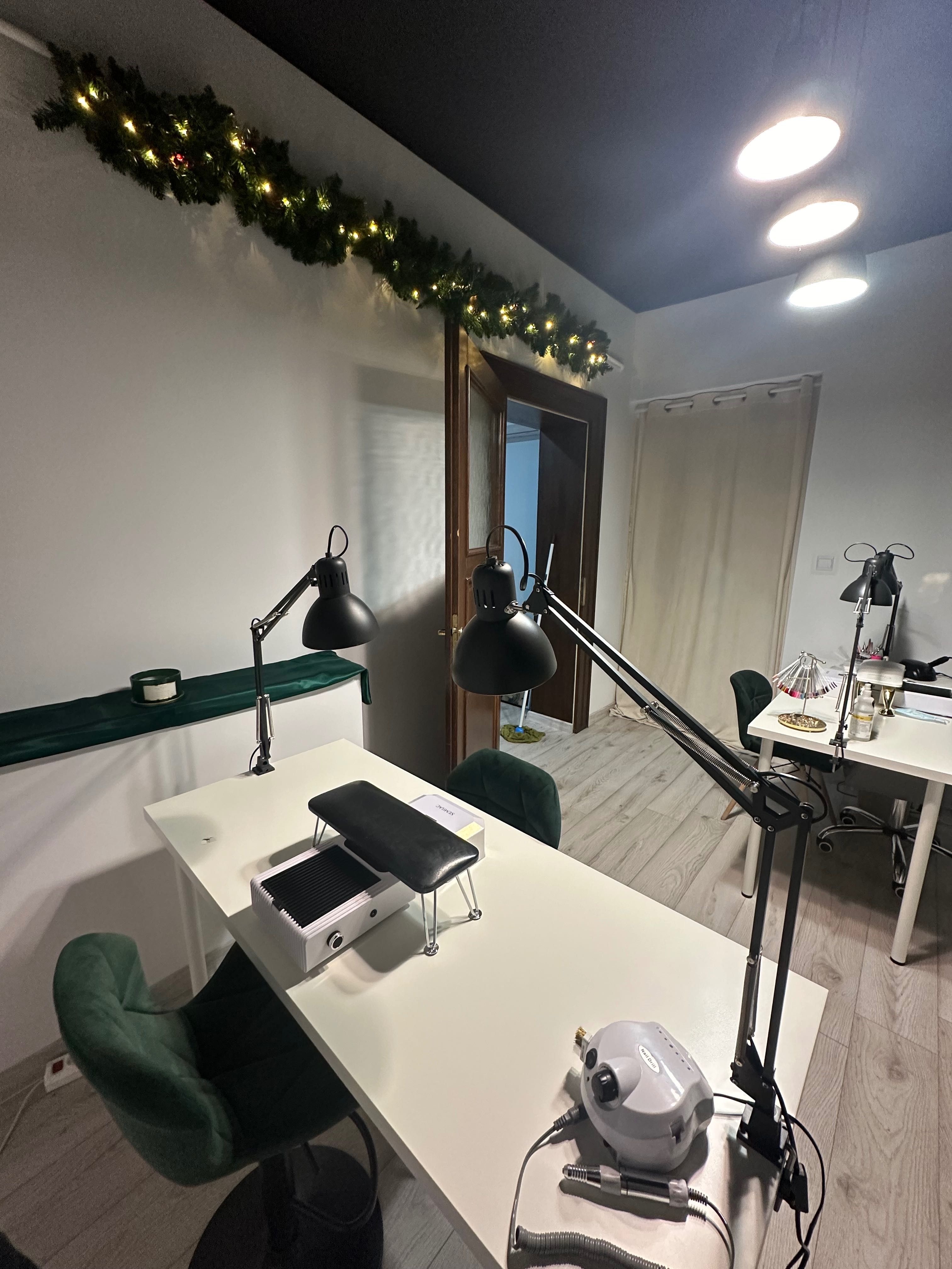 Podnajmę stanowisko stylistce paznokci