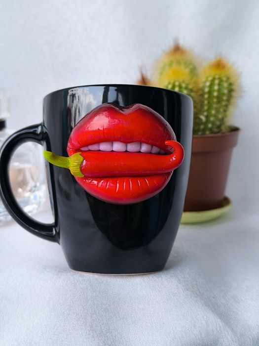 Чашка кружка с декором из полимерной глины