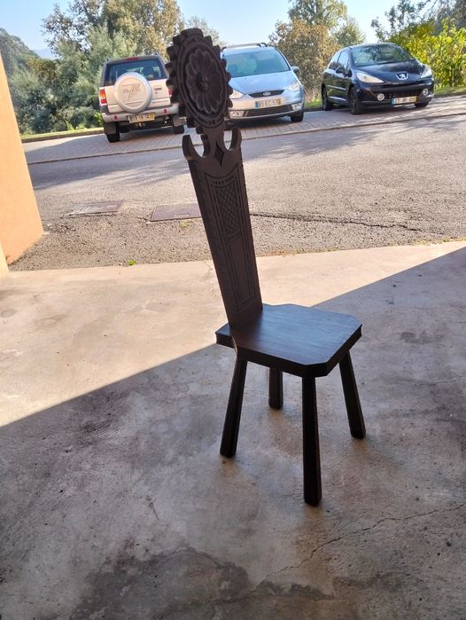 Moveis usados  em estado aceitável.