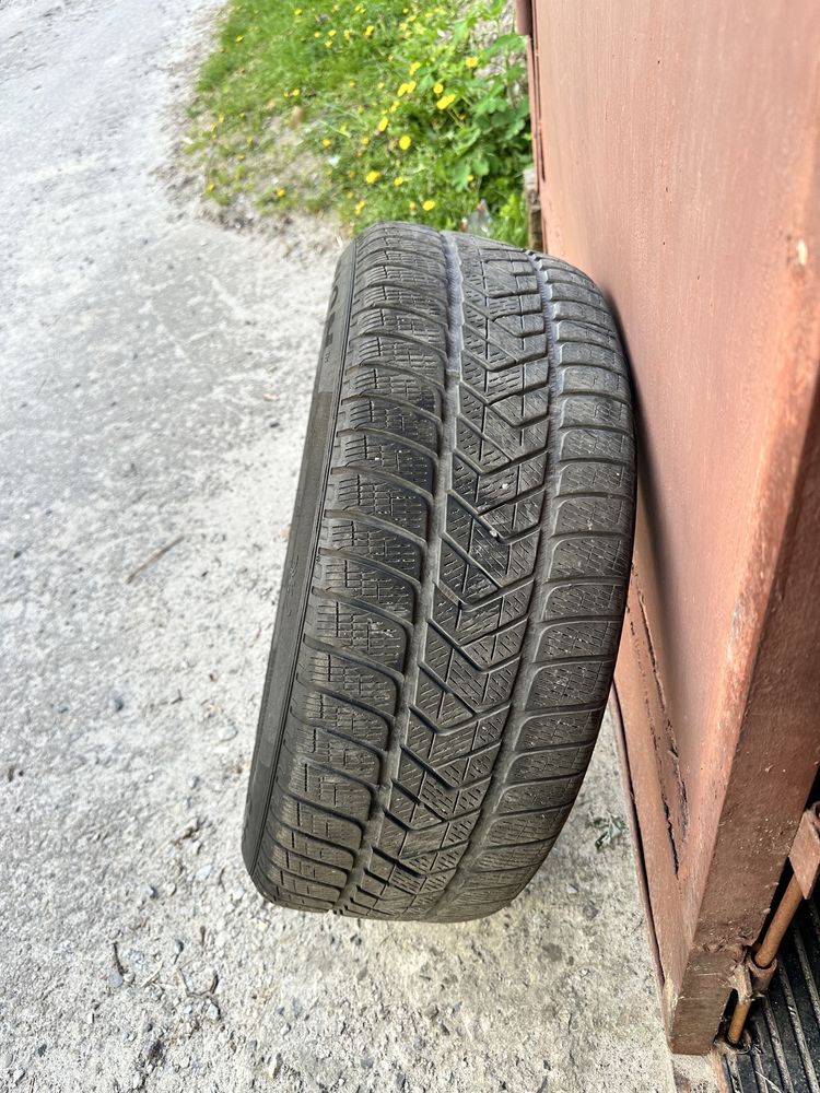 Зимові шини Pirelli Scorpion 235/55/R18 RunFlat