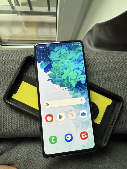 Samaung Galaxy S20 FE 5G 6/128gb 2x Etui