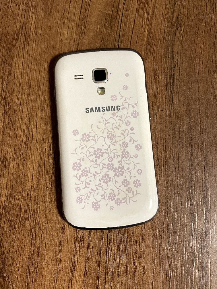 Телефон Samsung Galaxy