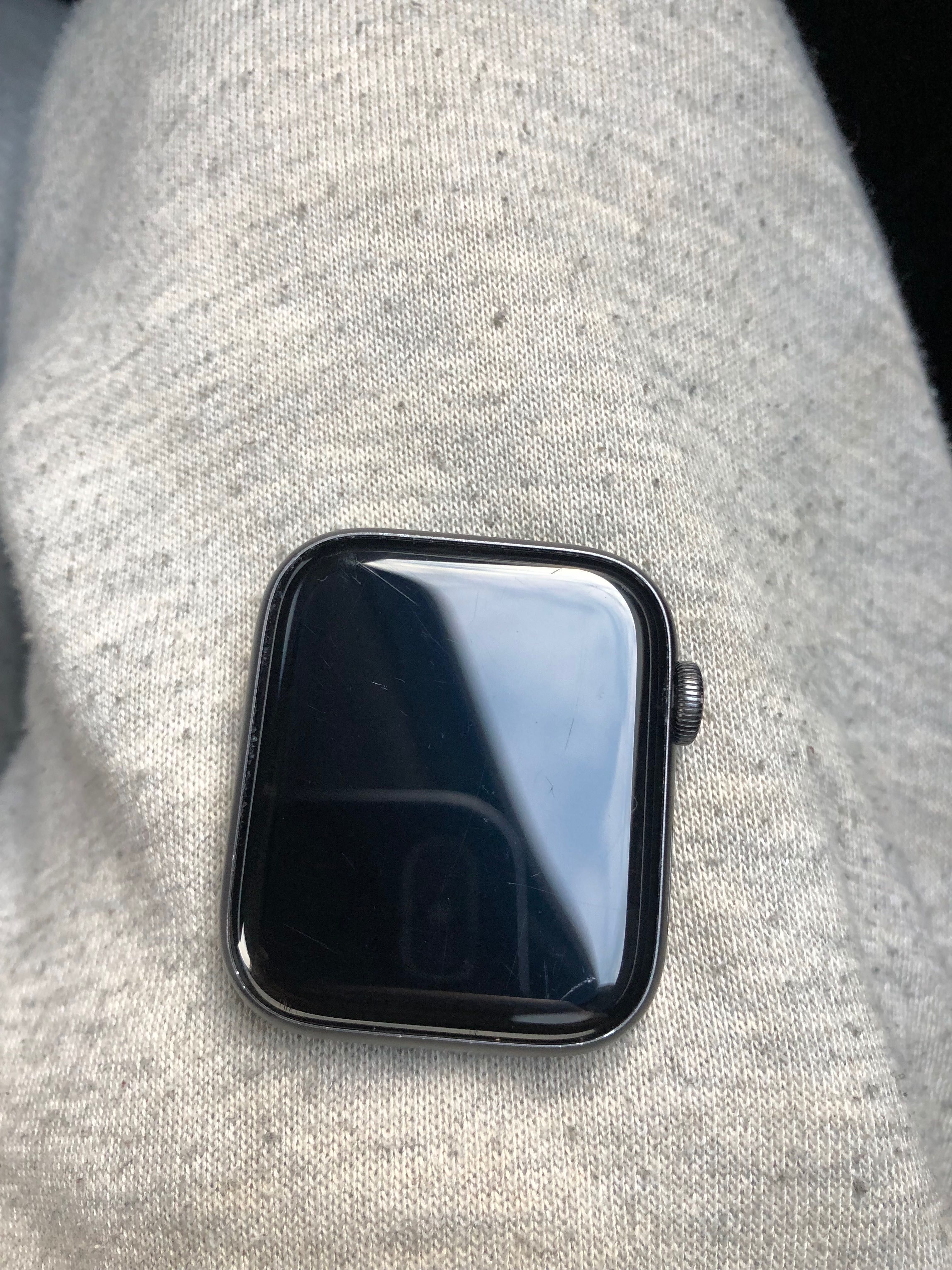 APPLE Watch SE 2gen GPS + Cellular 44mm koperta z aluminium