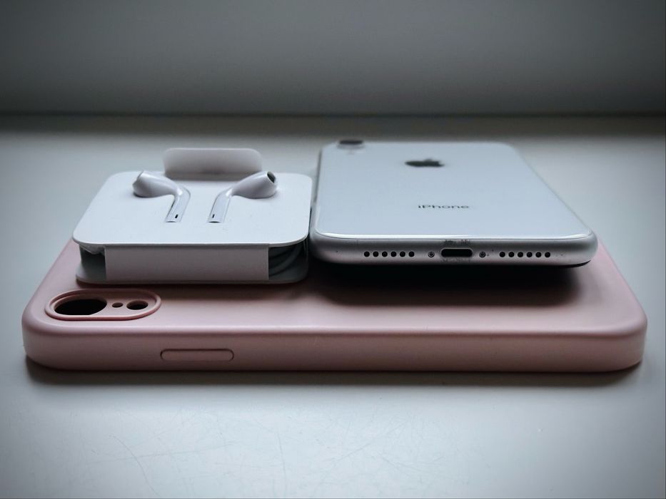 Iphone XR на 128 GB, акб 100%