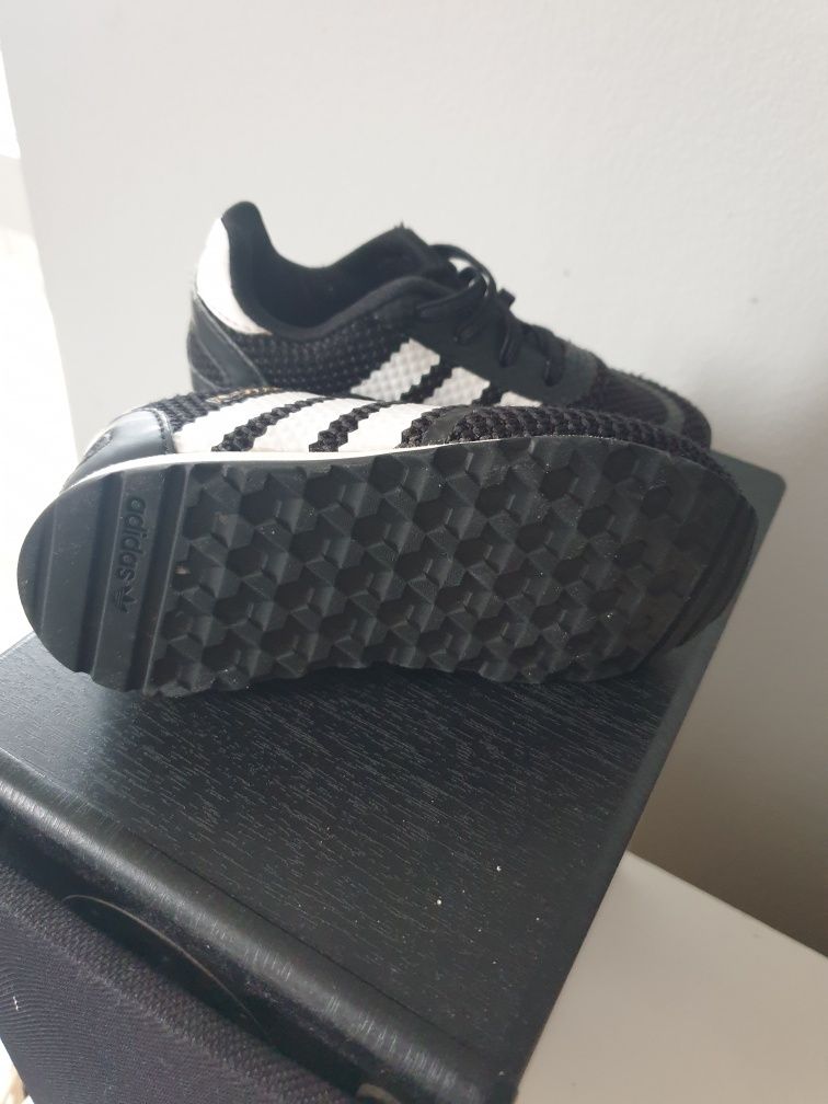 Buciki Adidas 23