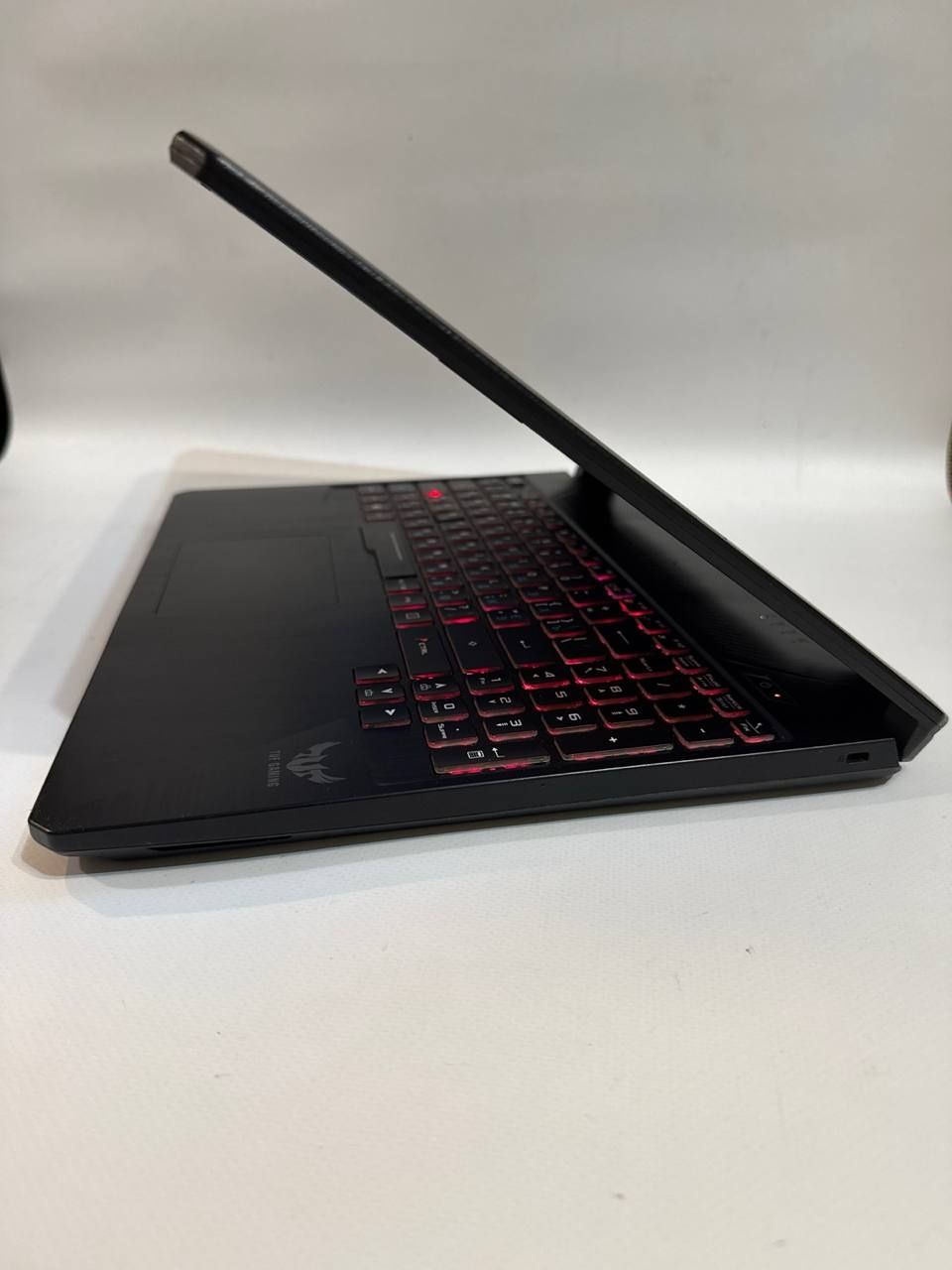 TUF ТОП Игровой Ноутбук 8 ядер | GTX 1650 4GB | 20GB DDR4 | SSD
