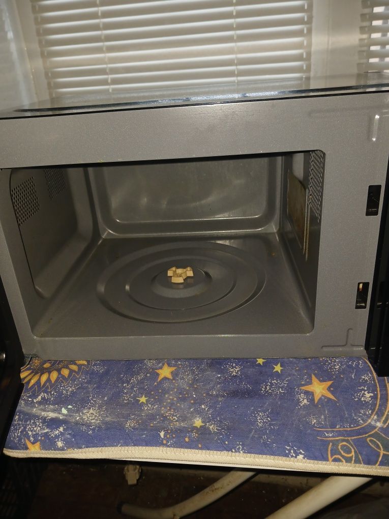 Продаётся микроволновая печь Gorenje