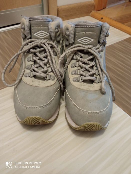 Жіноче осінне взуття