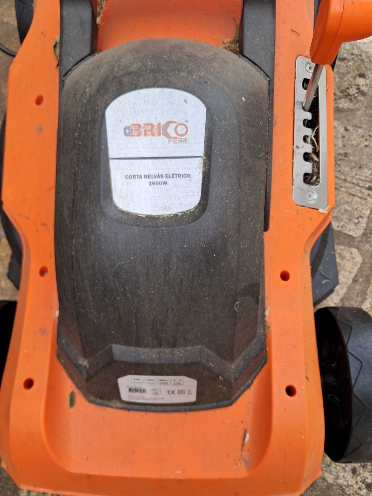 Cortador de relva eletrico mais aparador de fio