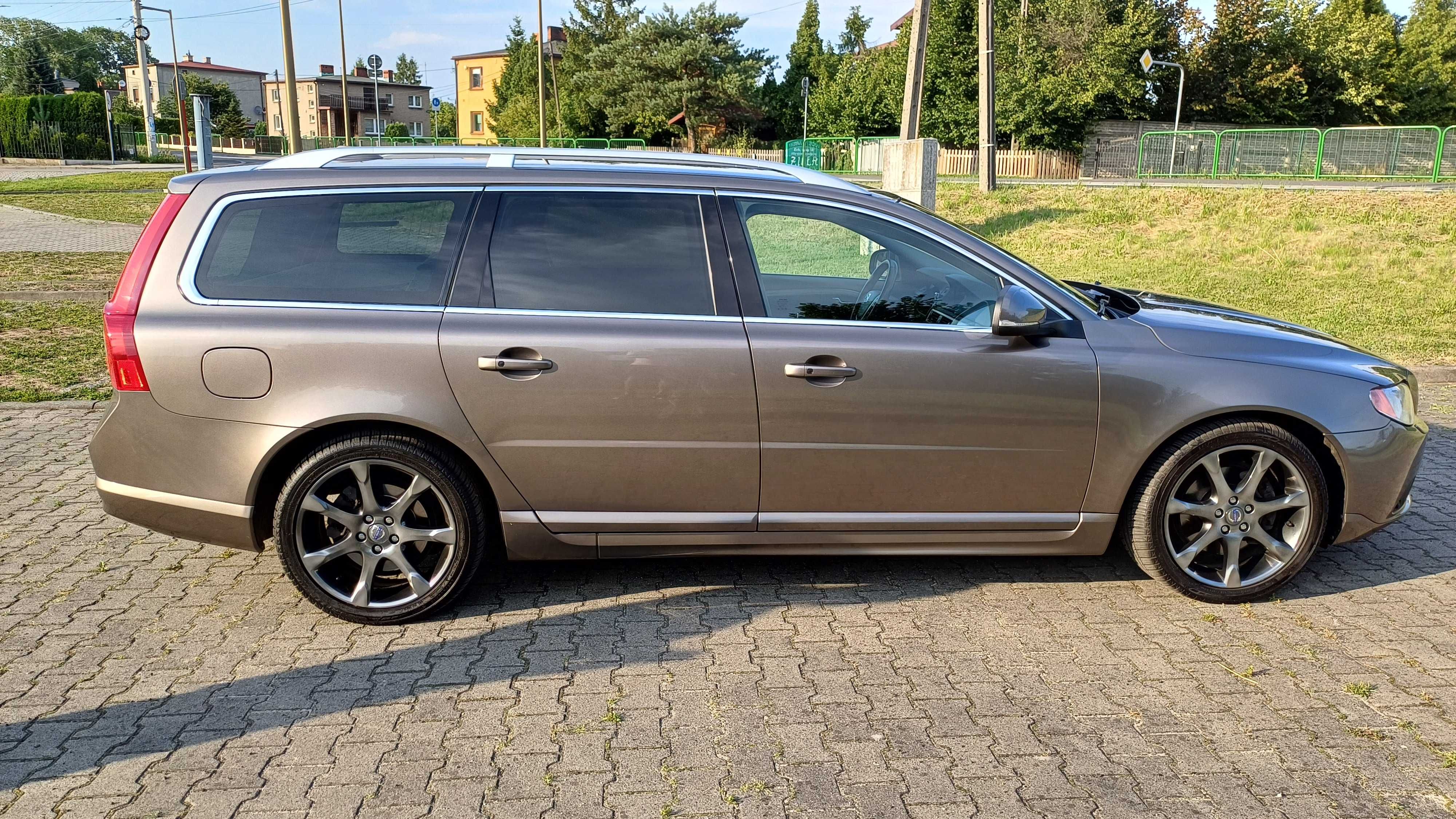Volvo V70 III 2.4 D5 215KM AWD Summum Automat