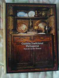 "Cozinha Tradicional Portuguesa" de Maria de Lourdes Modesto 1ª Edição