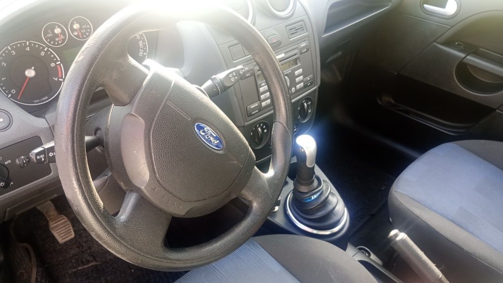 Ford fiesta 1.4 benzyna
