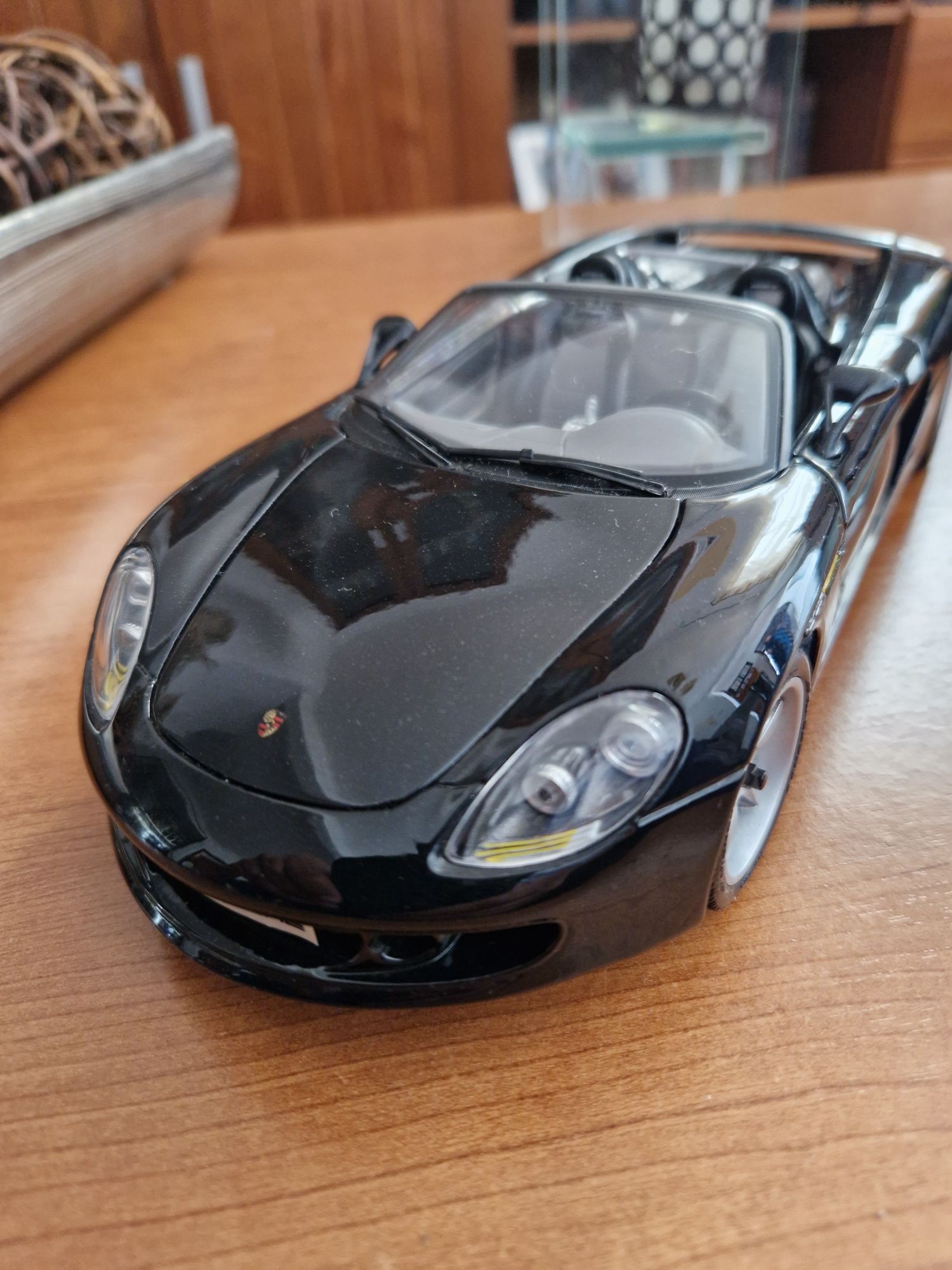 Porsche Carrera GT escala 1/18