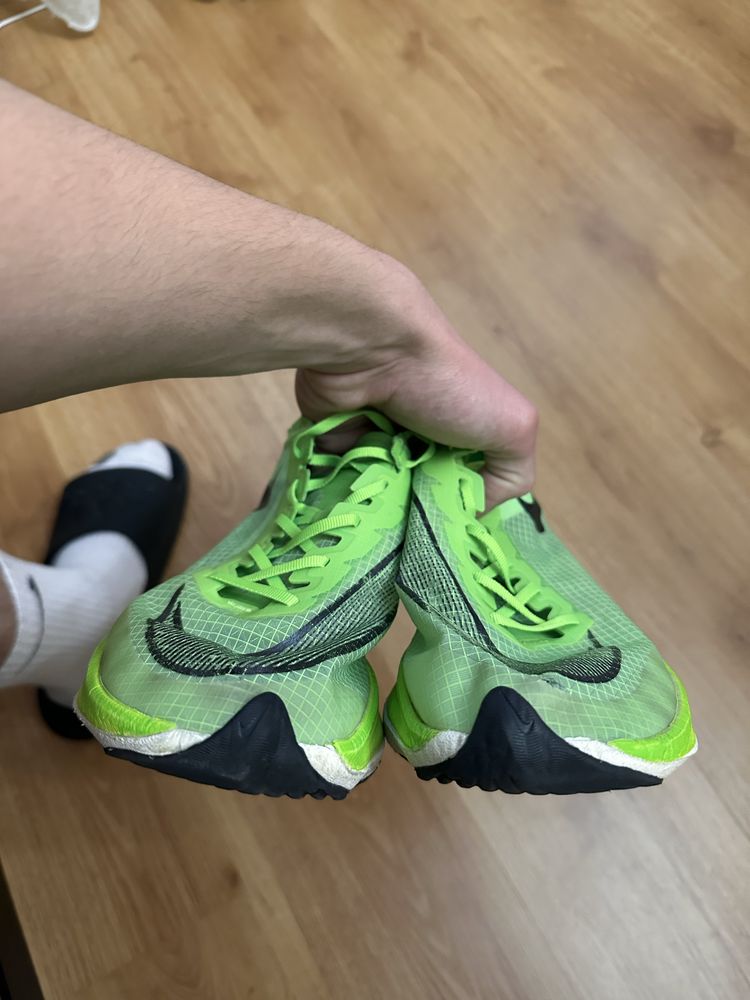Бігові кросівки Nike ZoomX Vaporfly Next 44 р
