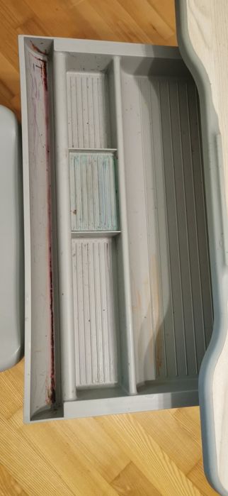 Regulowane biurko dziecięce fun desk z krzesłem.