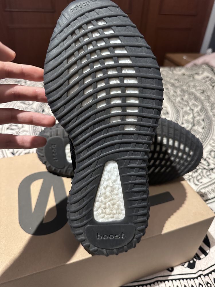 Yeezy boost 350 v2 Core Black 42 2/3