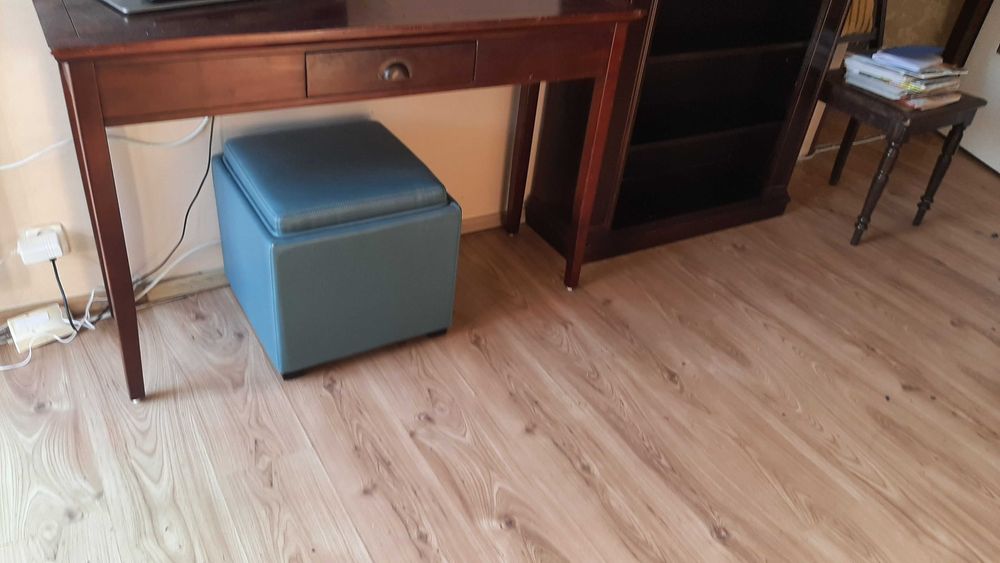Pufa, pufy ,puf i stolik w jednym skóra mięta posiada 3 funkcje!