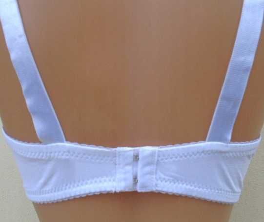 wygodny półusztywniany biustonosz 105D/E  biały  na fiszbinach