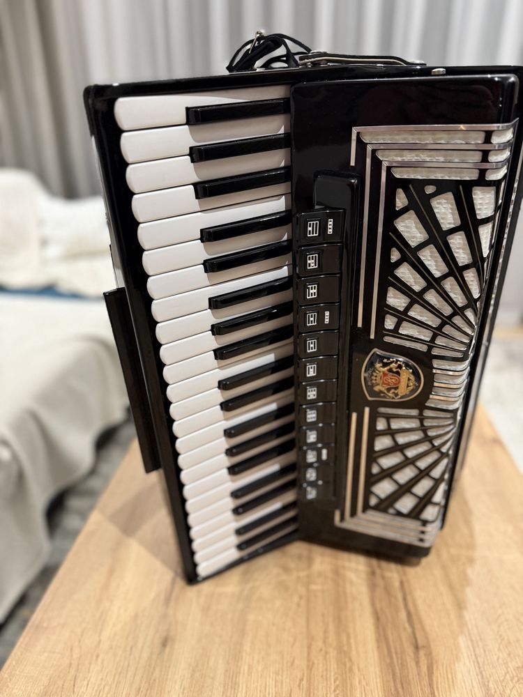 Akordeon Royal Standard Selecta