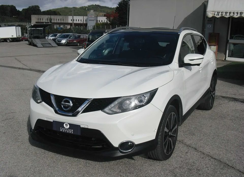 Nissan Qashqai      2015