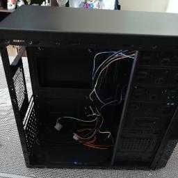 Gabinete para computador, usado muito bem conservado,