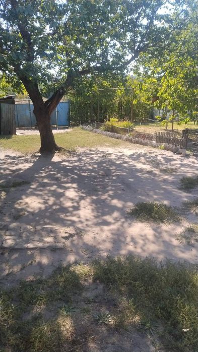 Продается участок16000 дол.