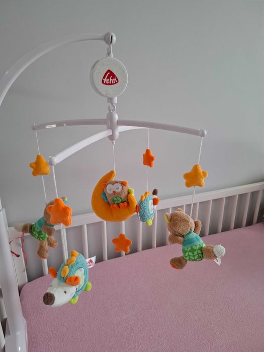 Karuzela z pozytywką z kolekcji śpiący las marki Fehn