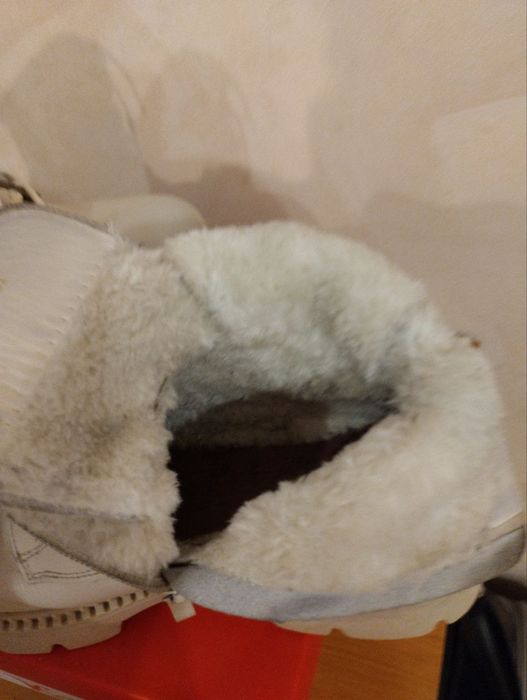 Зимние ботинки для девочки, рр. 37