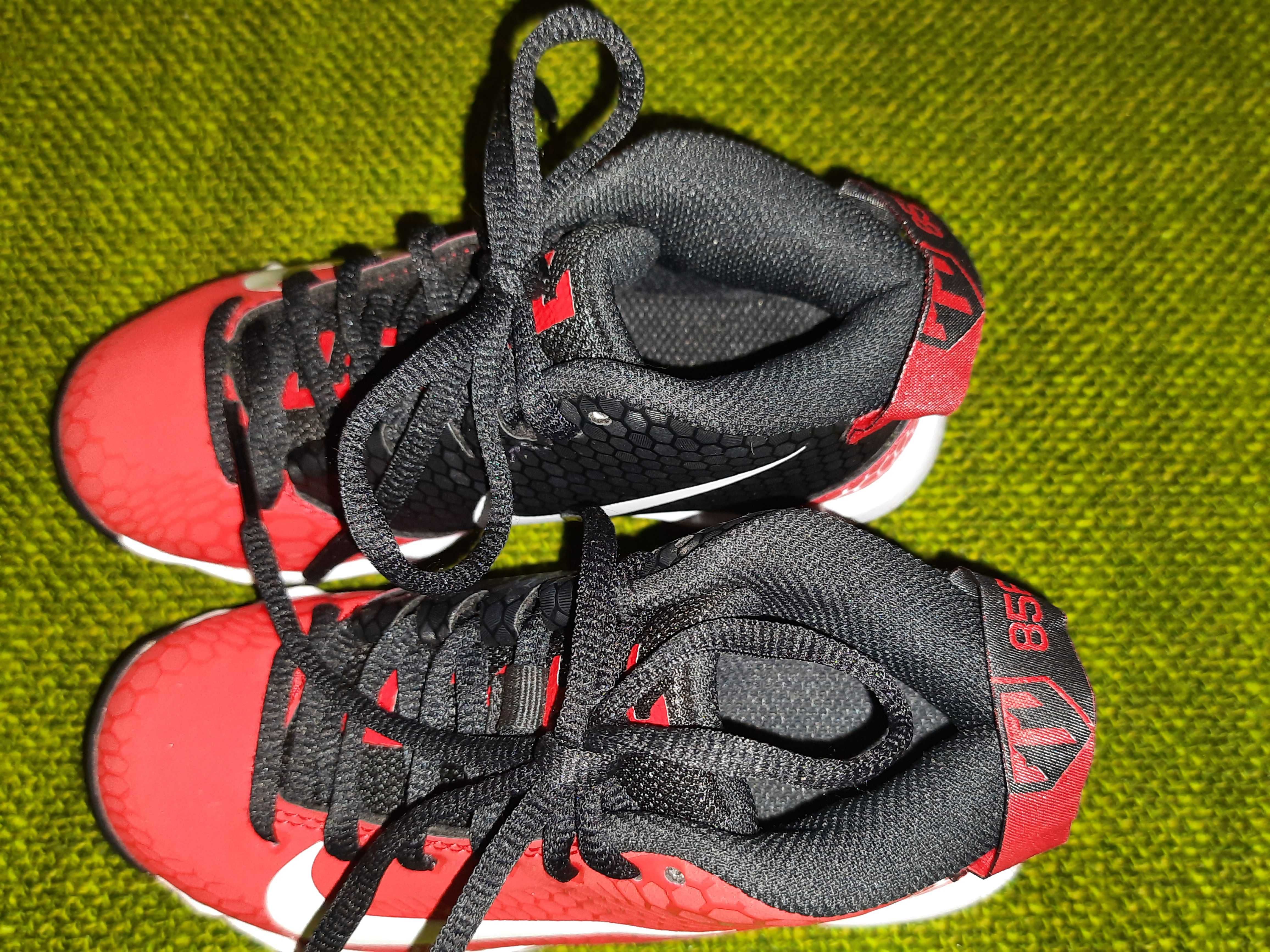 Яркие и стильные кроссовки бутсы Nike Force. Размер-27, 16см