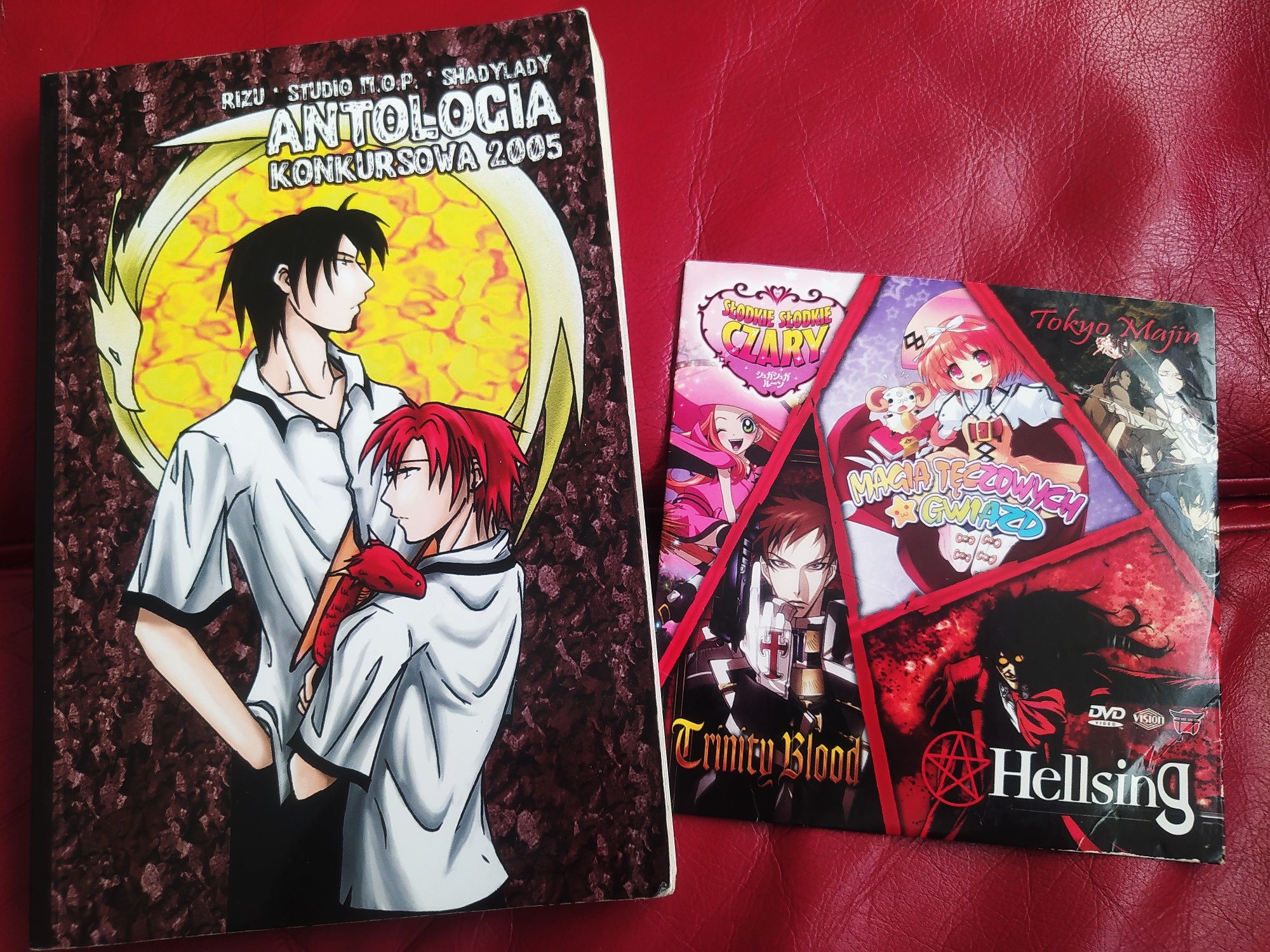 Hellsing Trinity Blood Tokyo Majin Manga Anime Antologia Komiksowa